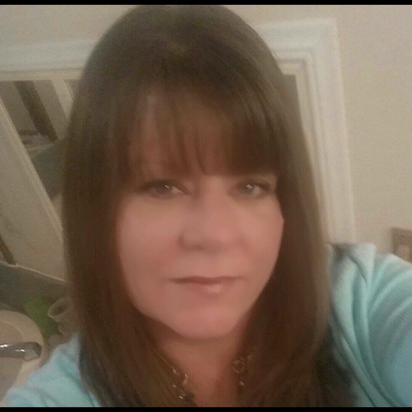 Meet your Posher, Michaelle - Picture 2 of 2